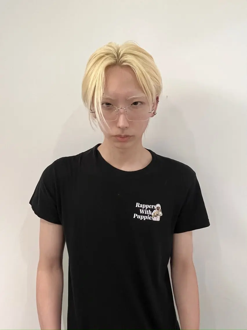 ミディアム カラー メンズ メンズブリーチ メンズハイトーン ブリーチ ケアブリーチ ハイトーンカラー TOTA 唯一無二カラーのヘアスタイル