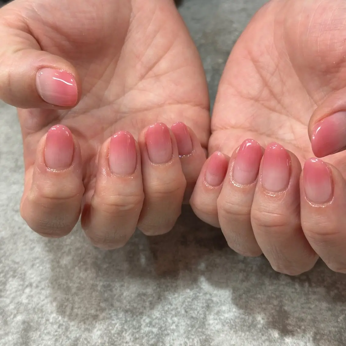 ネイル グラデーション ピンク ハンドネイル mano Hiroeのネイルデザイン