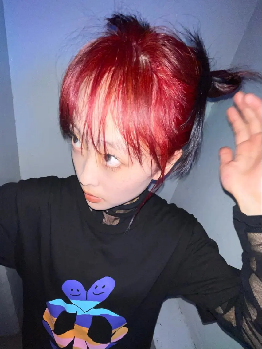ミディアム カラー ミディアムパーマ ブリーチ ダブルカラー イヤリングカラー ハイライトカラー スパイラルパーマ 🌐hina⭐️のヘアスタイル