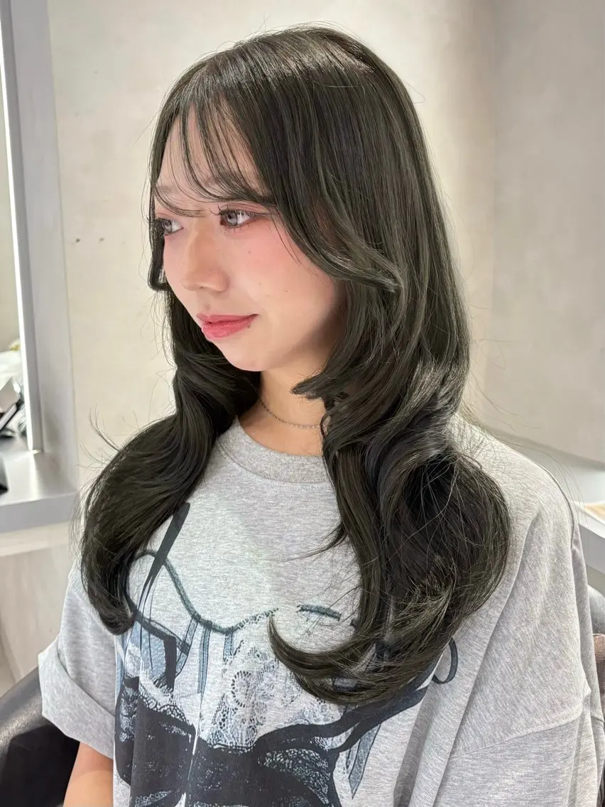 ロング ヘアカラー トリートメント ‎‎🤍艶髪 × 透明感カラー│フウカのヘアスタイル