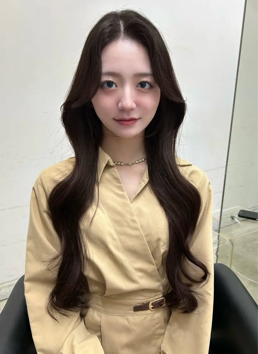 ロング カラー グレージュ 韓国風ヘア レイヤーカット ワンホンヘア カット ヘアカラー トリートメント 韓国ヘア/レイヤー Lily Wongのヘアスタイル
