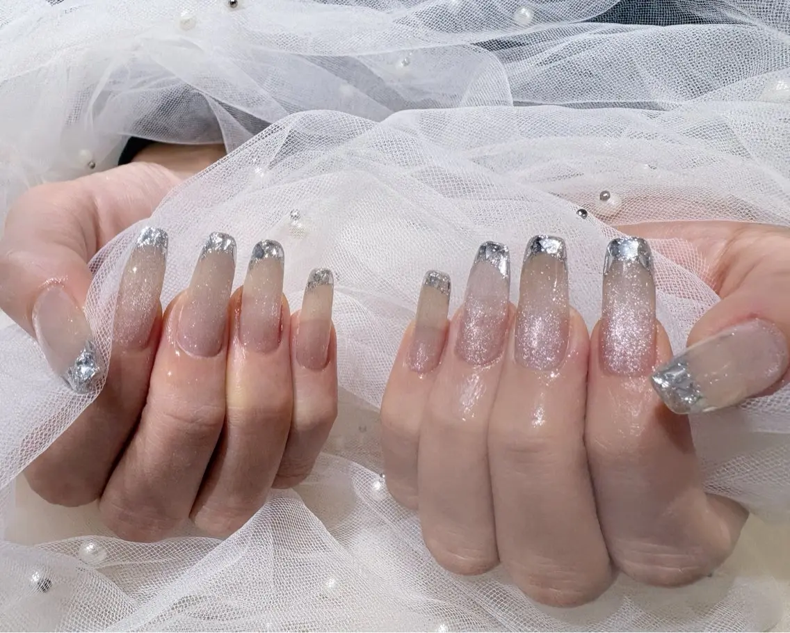 ネイル フレンチネイル ガラスフレンチ マグネットネイル Nail R🌷 AKARI恵比寿のネイルデザイン