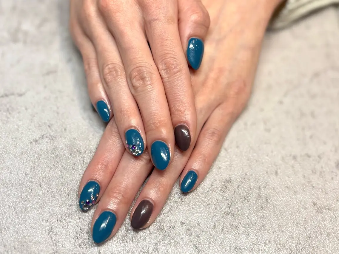 ネイル WHITE NAIL 鳳店AYUMIのネイルデザイン