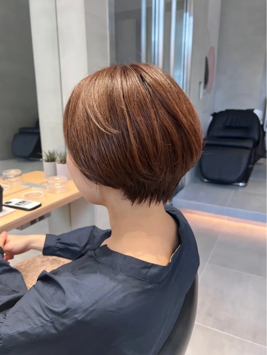 ショート ミオ💎ショート 透ける暗髪のヘアスタイル