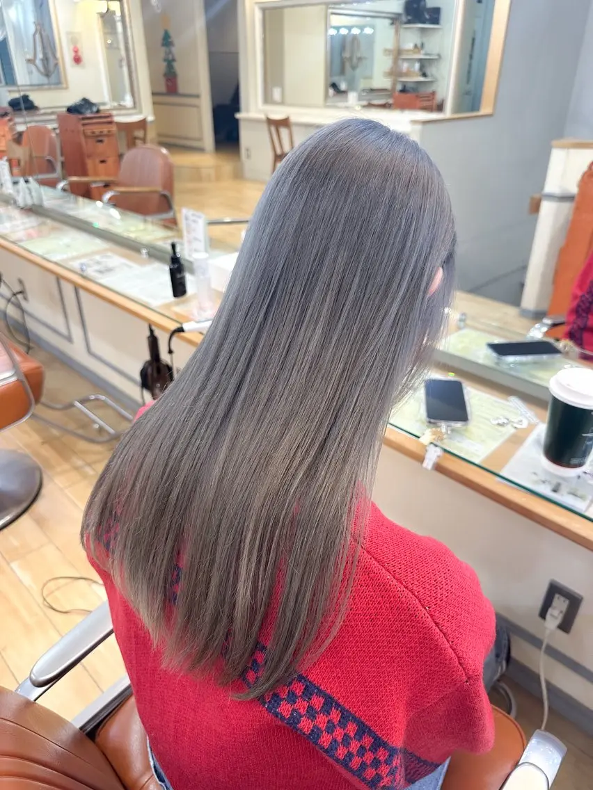 ロング カラー ダブルカラー グレージュ ハイトーンカラー ヘアカラー トリートメント ヘッドスパ ✨カラー支持No.1 🧸ワキ カナコ🧸のヘアスタイル