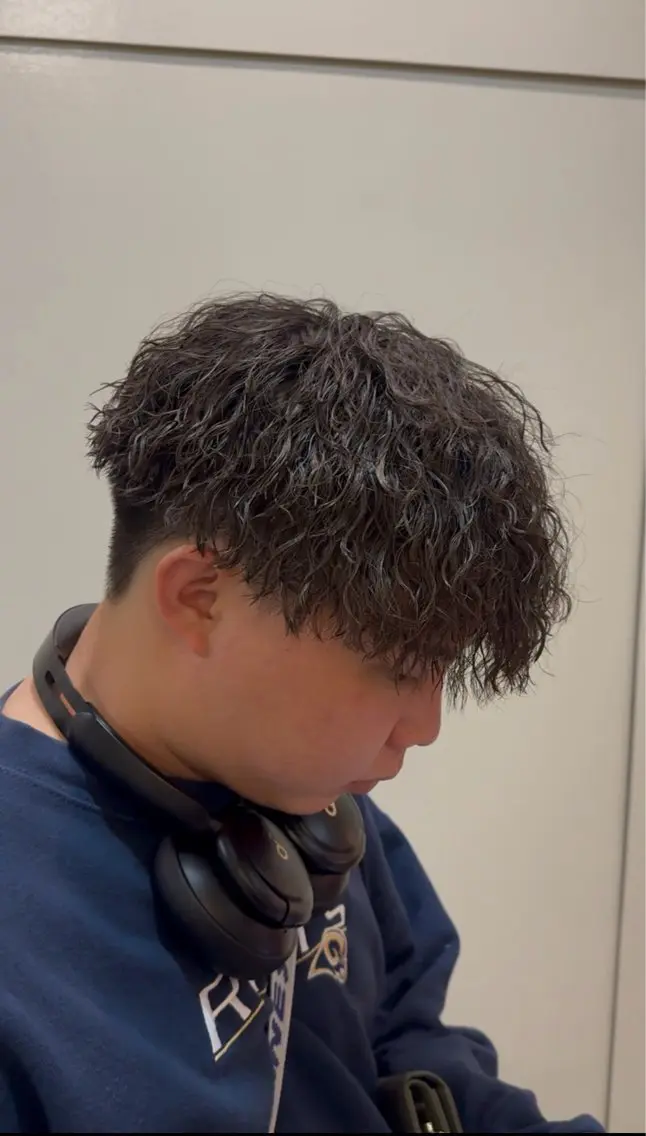 パーマ メンズ メンズパーマ ツイストスパイラルパーマ スパイラルパーマ カット パーマ メンズパーマ特化🔥 岩内皓大のヘアスタイル