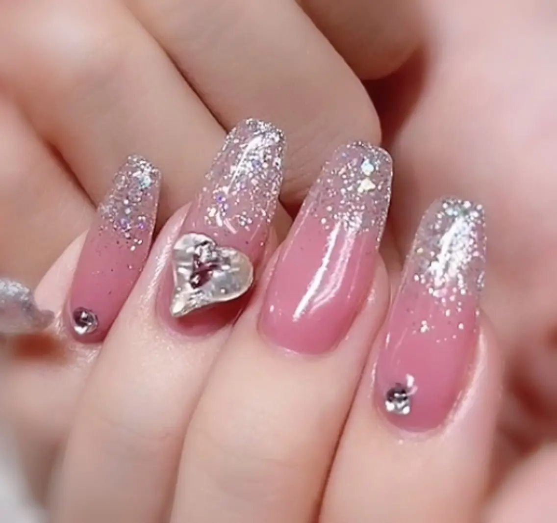 ネイル ハンドネイル MoonNail ユリ🌸のネイルデザイン