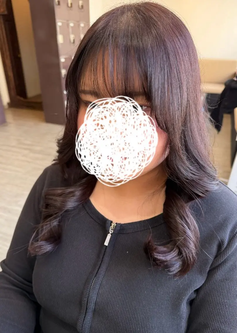 ミディアム カラー ブラウンカラー 透明感カラー ナチュラルブラウン レイヤーカット ヘアカラー トリートメント 勘場 万菜華のヘアスタイル