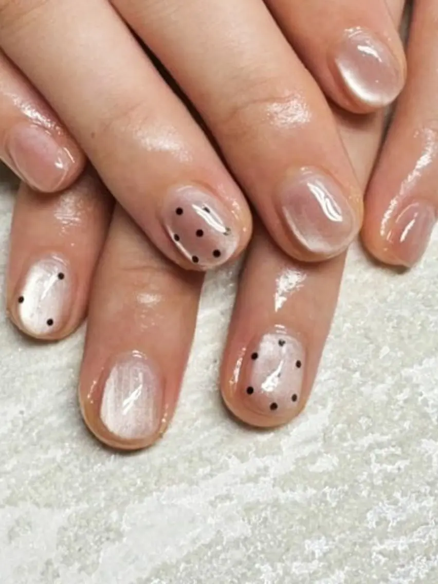 ネイル アートネイル ドット 韓国ネイル 持ち込み ニュアンスネイル ハンドネイル JULIE NAILのネイルデザイン
