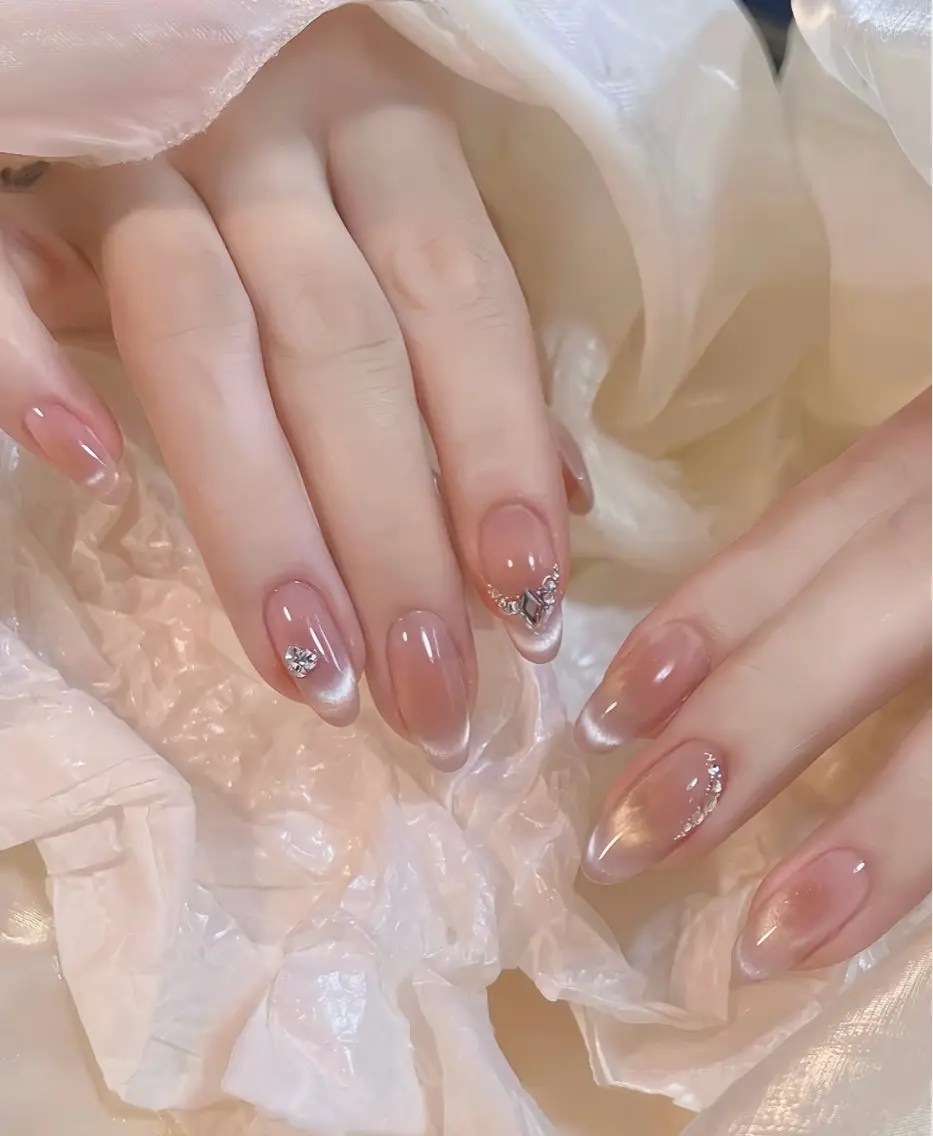 ネイル 持ち込み ストーンネイル ハンドネイル JUN Lioraネイルのネイルデザイン