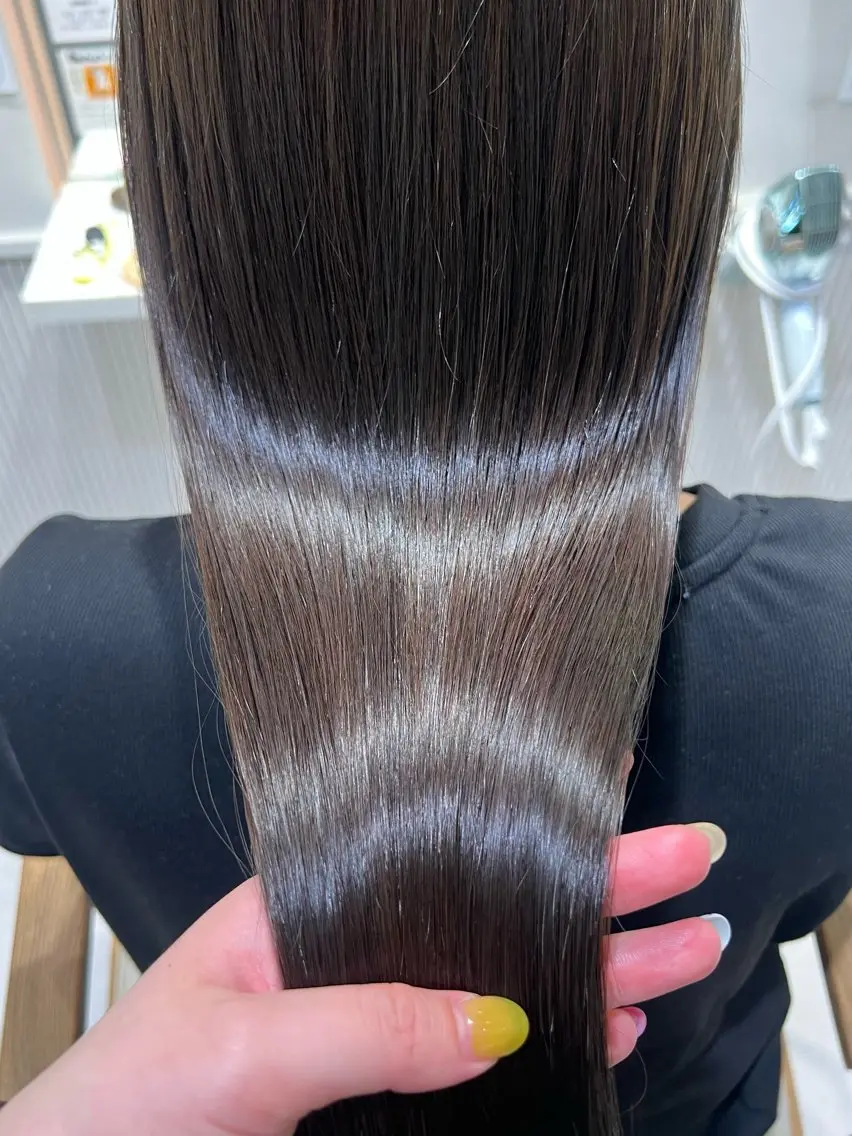 ロング カラー カット ヘアカラー トリートメント momb 折戸結菜のヘアスタイル