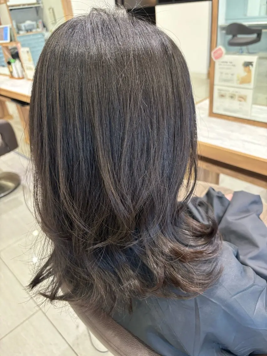 ミディアム ミディアムレイヤー 韓国風ヘア レイヤーカット 守谷 奏穂のヘアスタイル