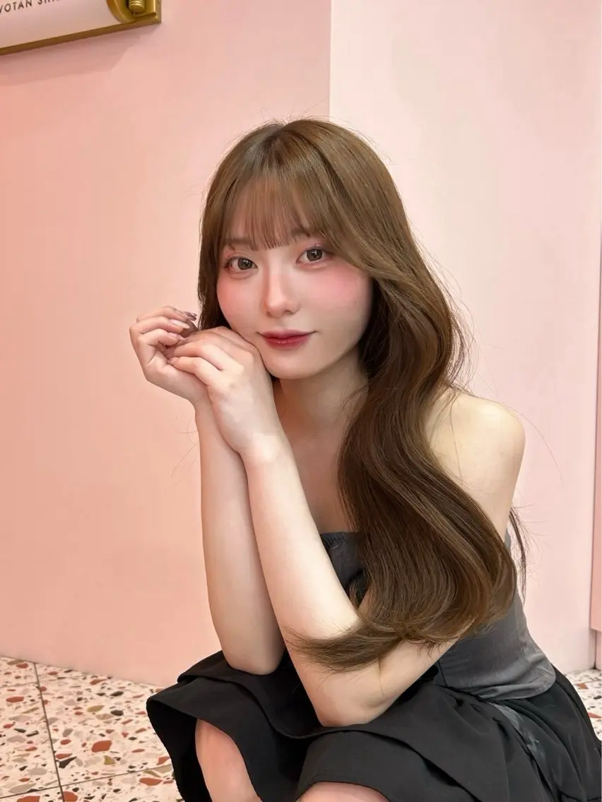 ロング 韓国風カラー くびれヘア 顔まわりレイヤー 顔周りカット 髪質改善 ヘアカラー 透明感カラー♡ 原宿美容室￤Rinaのヘアスタイル