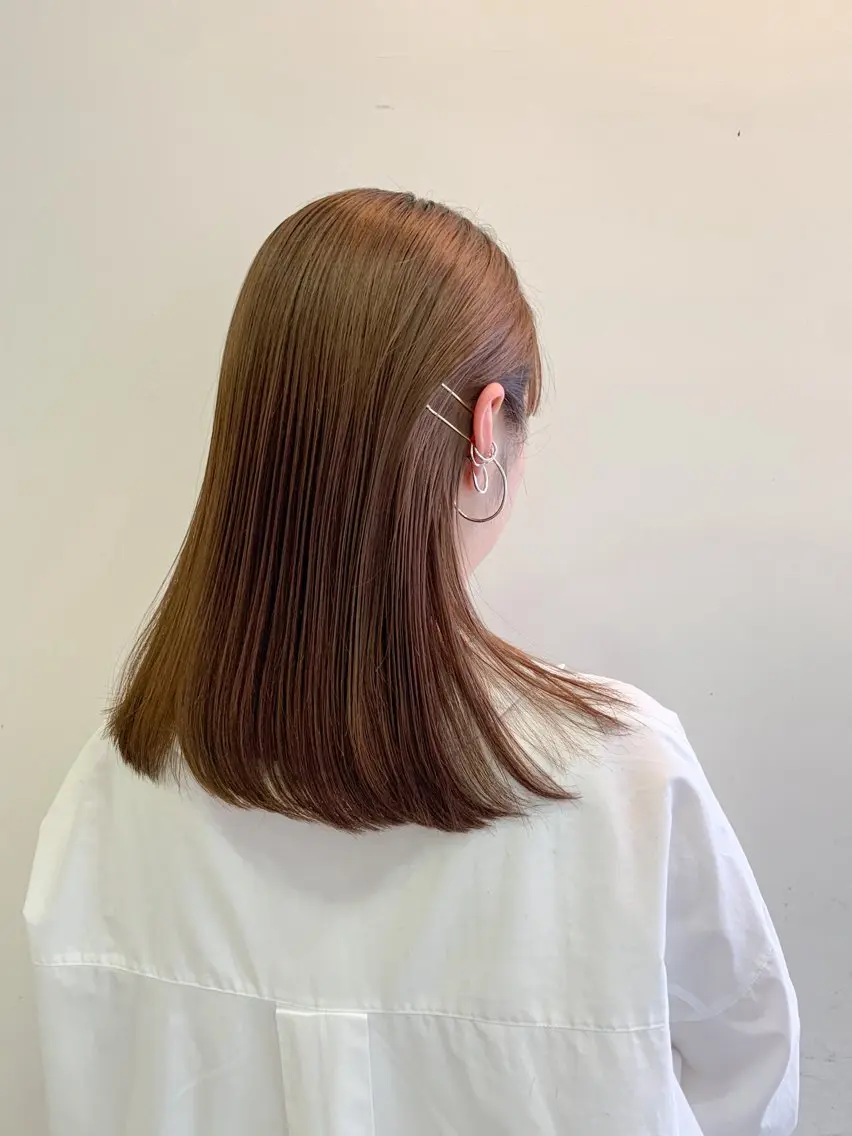 ミディアム ヘアーロウル ニコラのヘアスタイル