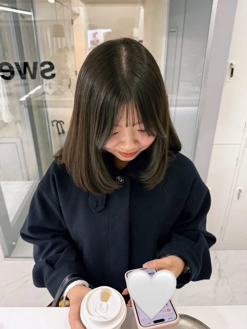 カット ヘアカラー sena⌇ベージュ⌇ ブリーチなしWカラーのヘアスタイル