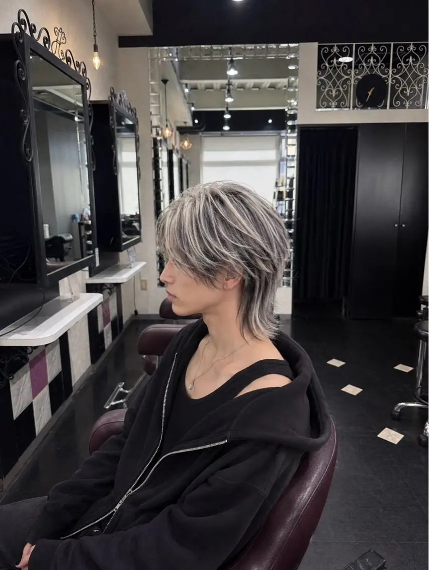 カラー パーマ メンズ センターパート メンズパーマ メンズウルフカット ウルフカット ニュアンスパーマ 美容室Hip's decoのヘアスタイル