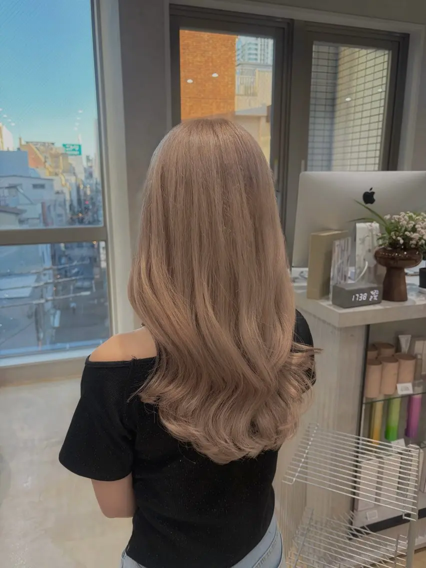 セミロング ヘアカラー トリートメント Uni. wakabaのヘアスタイル