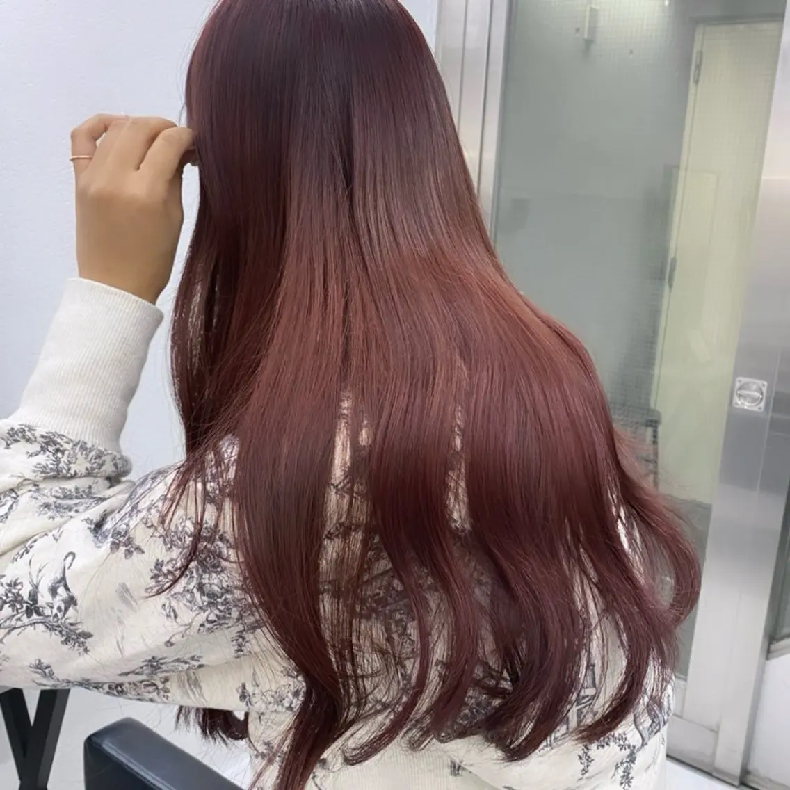 ロング カラー アッシュ ベージュカラー 黒髪 ブルーカラー ブルーブラック カット ヘアカラー トリートメント ヘッドスパ ヘアセット 艶感/韓国風 🤍moeka🤍のヘアスタイル