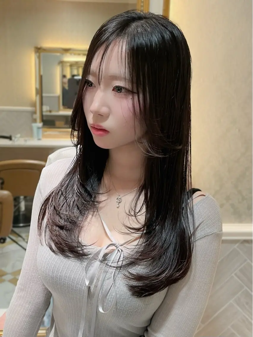 ロング 髪質改善 韓国風ヘア レイヤーカット ロング 縮毛矯正 カット ヘアカラー 縮毛矯正 トリートメント 美髪縮毛矯正🩶 髪質改善/Shinaのヘアスタイル