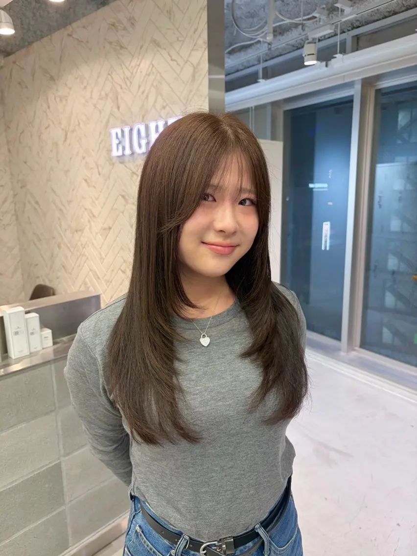 ロング カラー 韓国風ヘア レイヤーカット ヘアカラー トリートメント EIGHT /SHU🩶のヘアスタイル