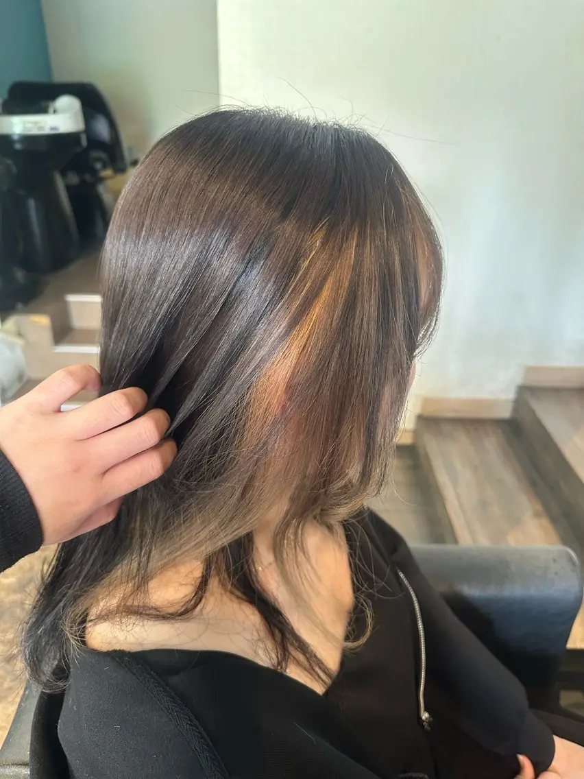ロング カラー ミストバング  フェイスフレーミング 縮毛矯正 ヘアカラー 安達 望のヘアスタイル