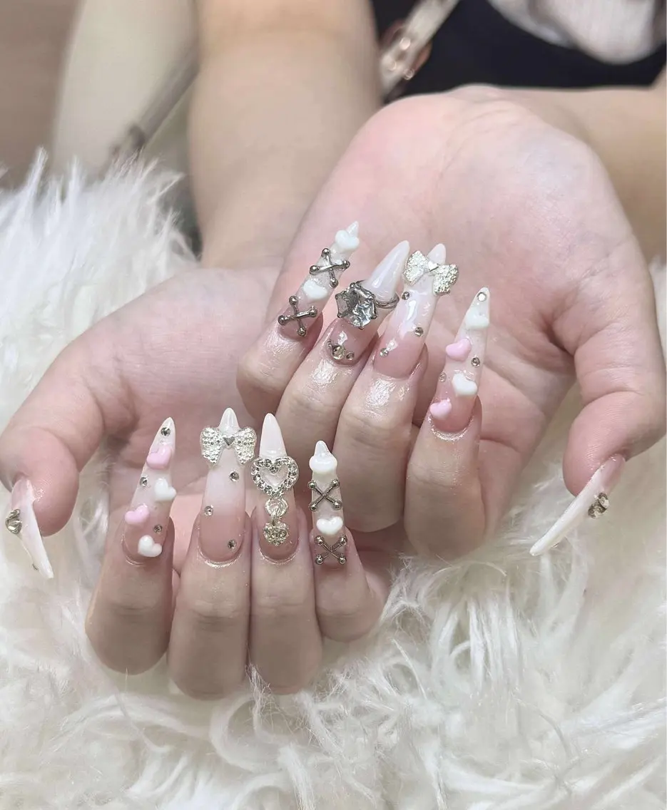 ネイル ハンドネイル ハンドケア Anh Nail 歌舞伎町のネイルデザイン