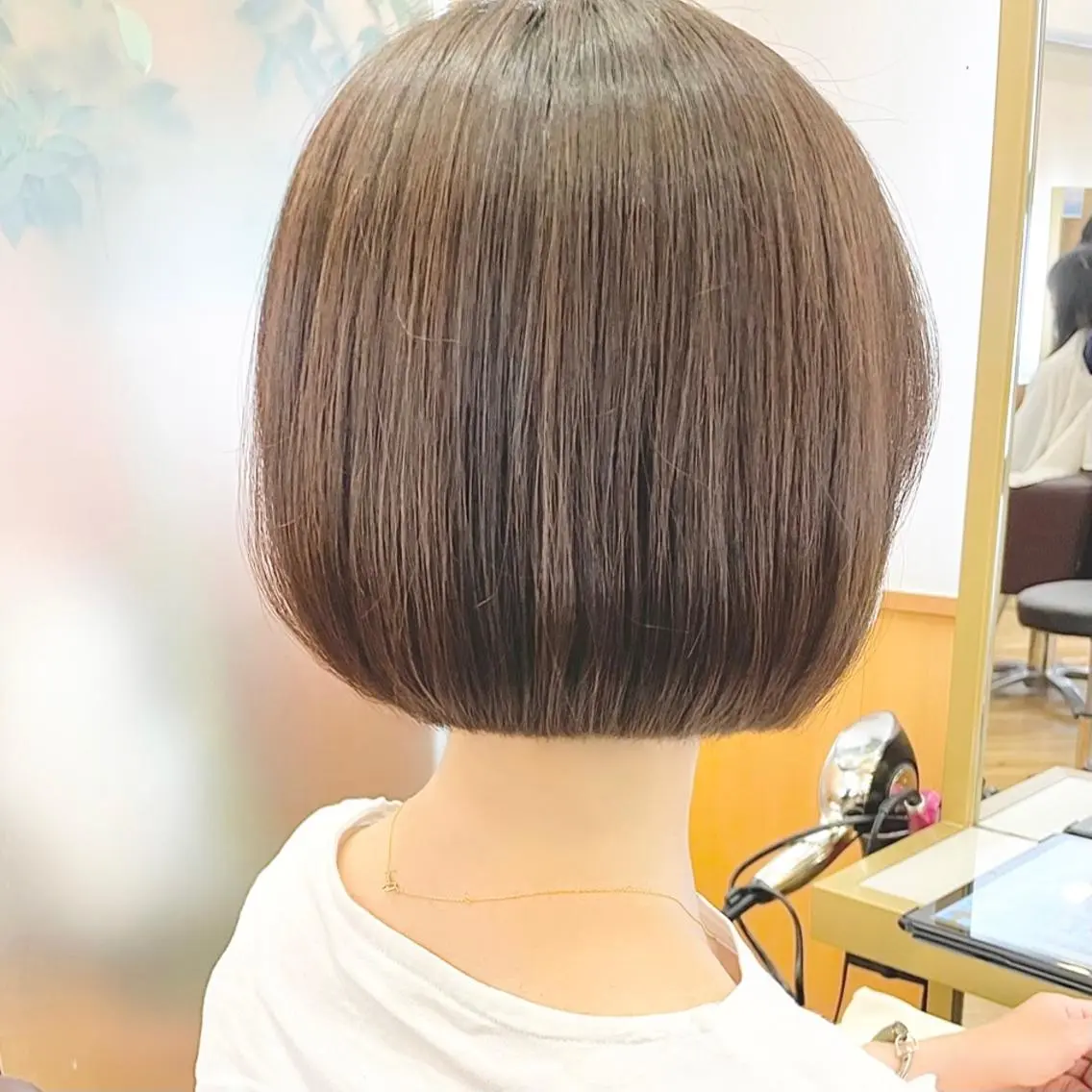 ショート カラー ヘアアレンジ キッズ 前下がりボブ ショートボブ ベージュカラー オリーブベージュ ボブ カット ヘアカラー トリートメント さわ きょうすけ/ ボブ髪質改善ショートのヘアスタイル