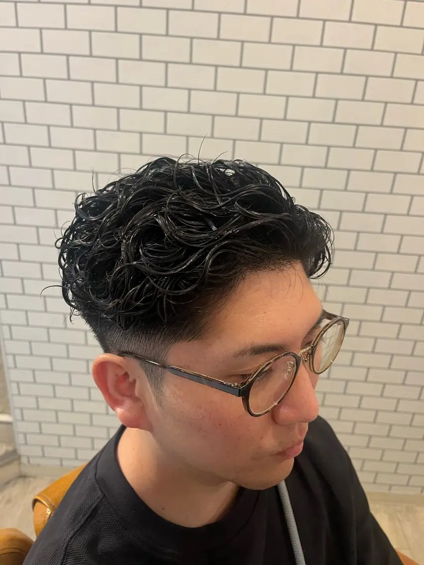 ショート クボタ マコトのヘアスタイル