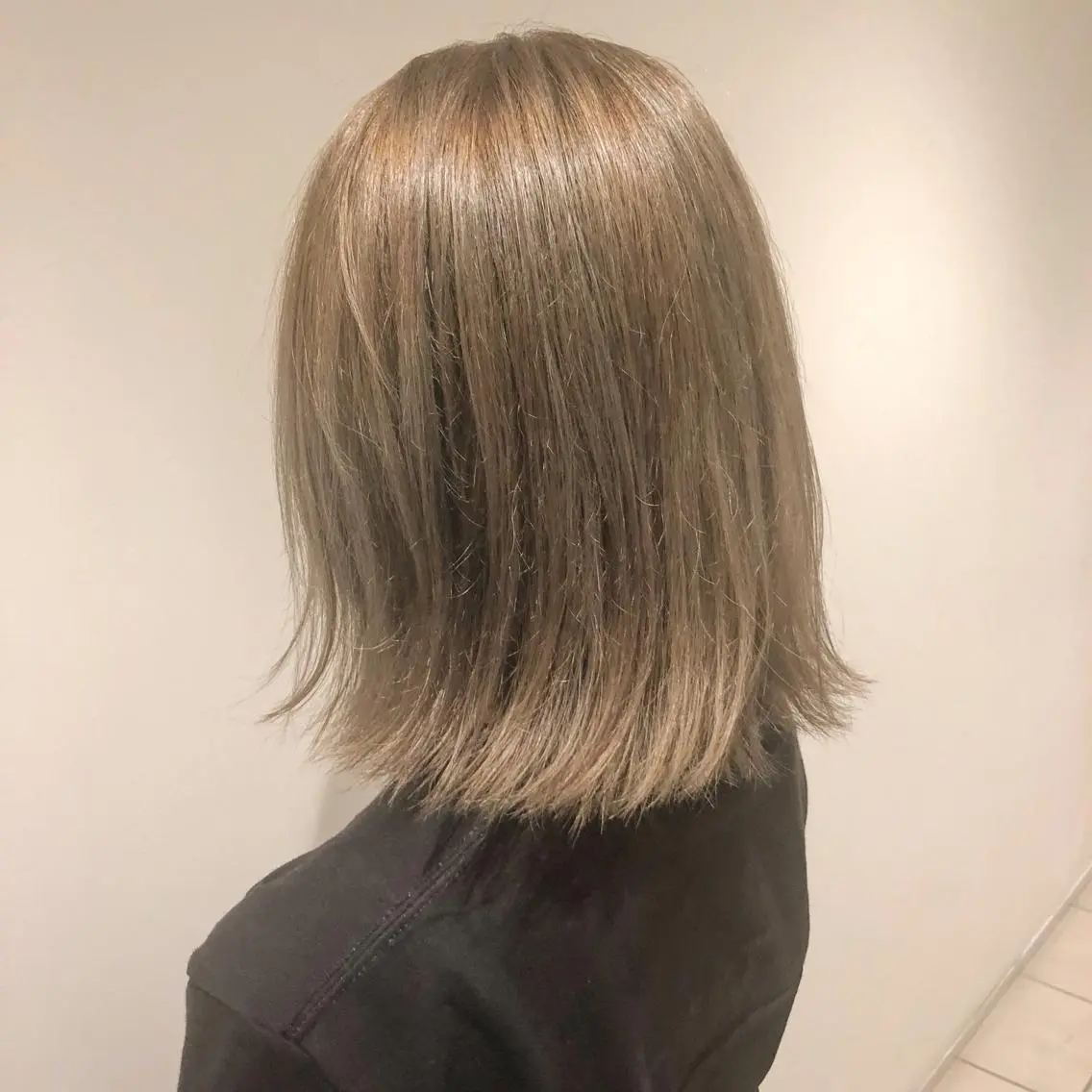ショート カラー ベージュカラー 坂口 功一郎のヘアスタイル