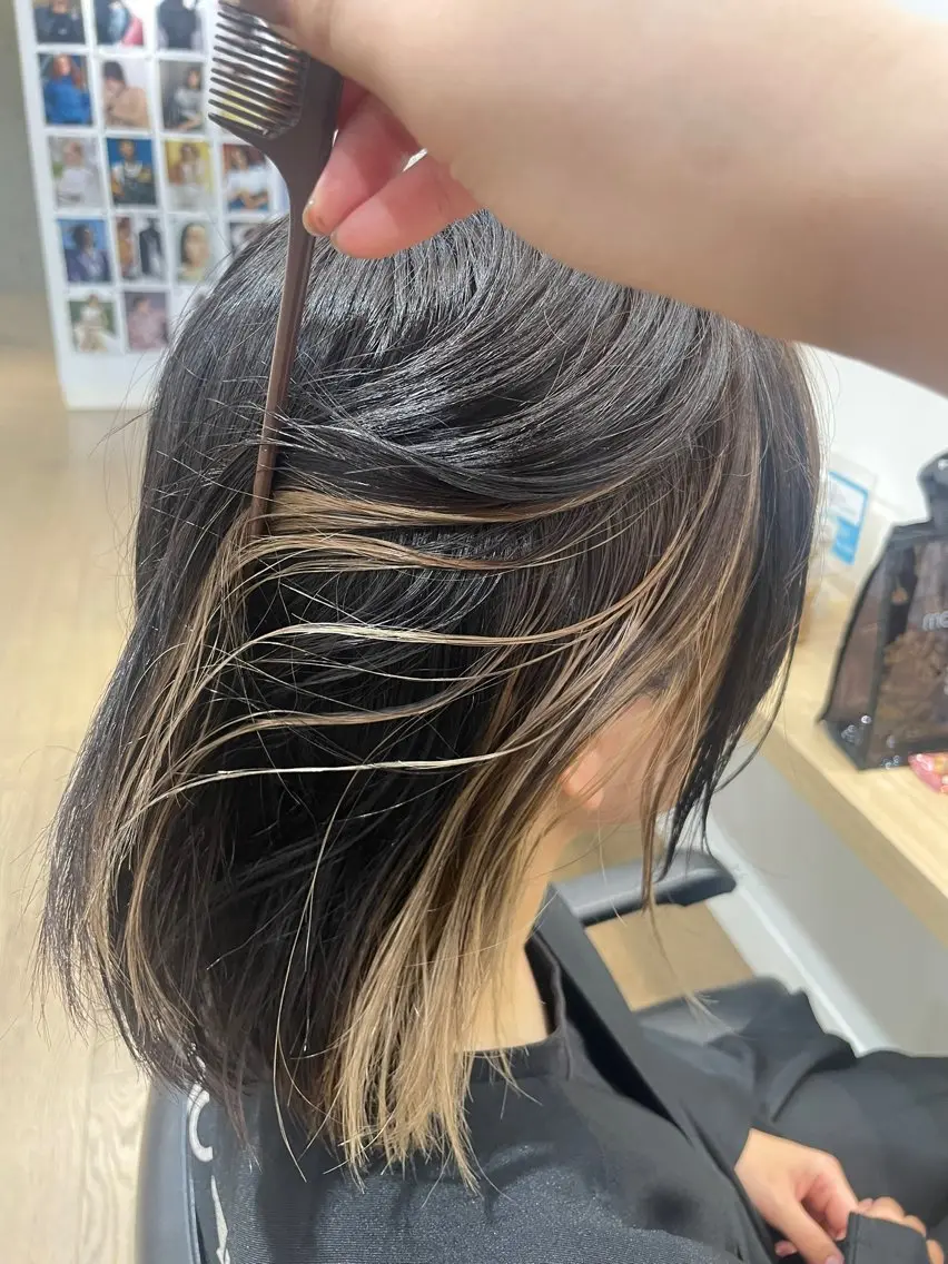 セミロング カラー インナーカラー ナチュラカラー🤍 表参道美容師/yuiのヘアスタイル