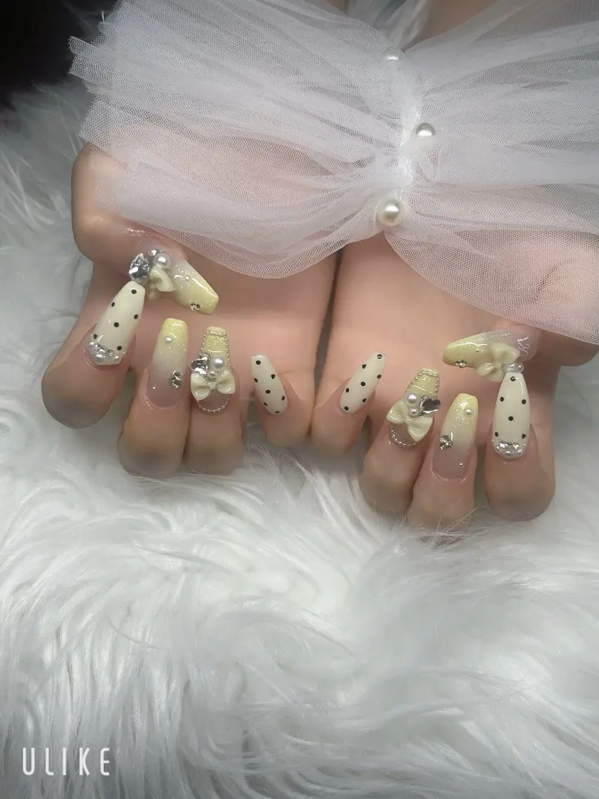ネイル ハンドネイル YOLO NAILのネイルデザイン