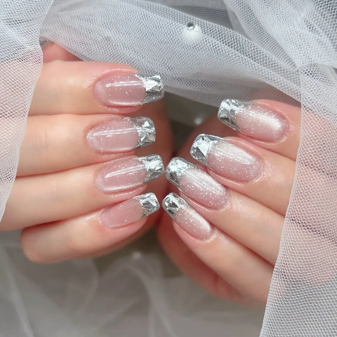 ネイル フレンチネイル ガラスフレンチ マグネットネイル マグネットフレンチ ハンドネイル ハンドケア 心斎橋Salon Epokkuのネイルデザイン
