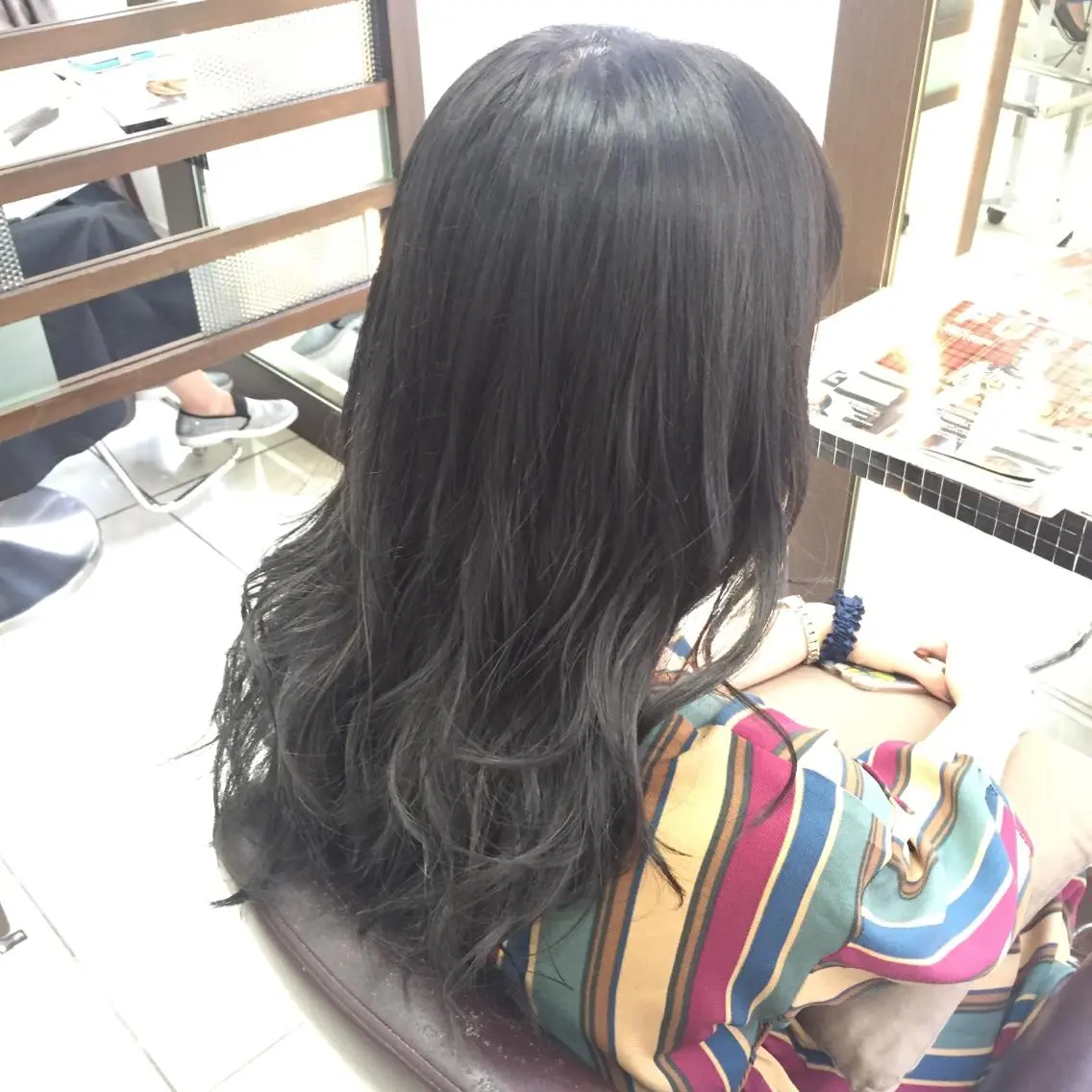 ロング カラー ダークグレー ダークグレージュ グレージュ 大平 美沙のヘアスタイル