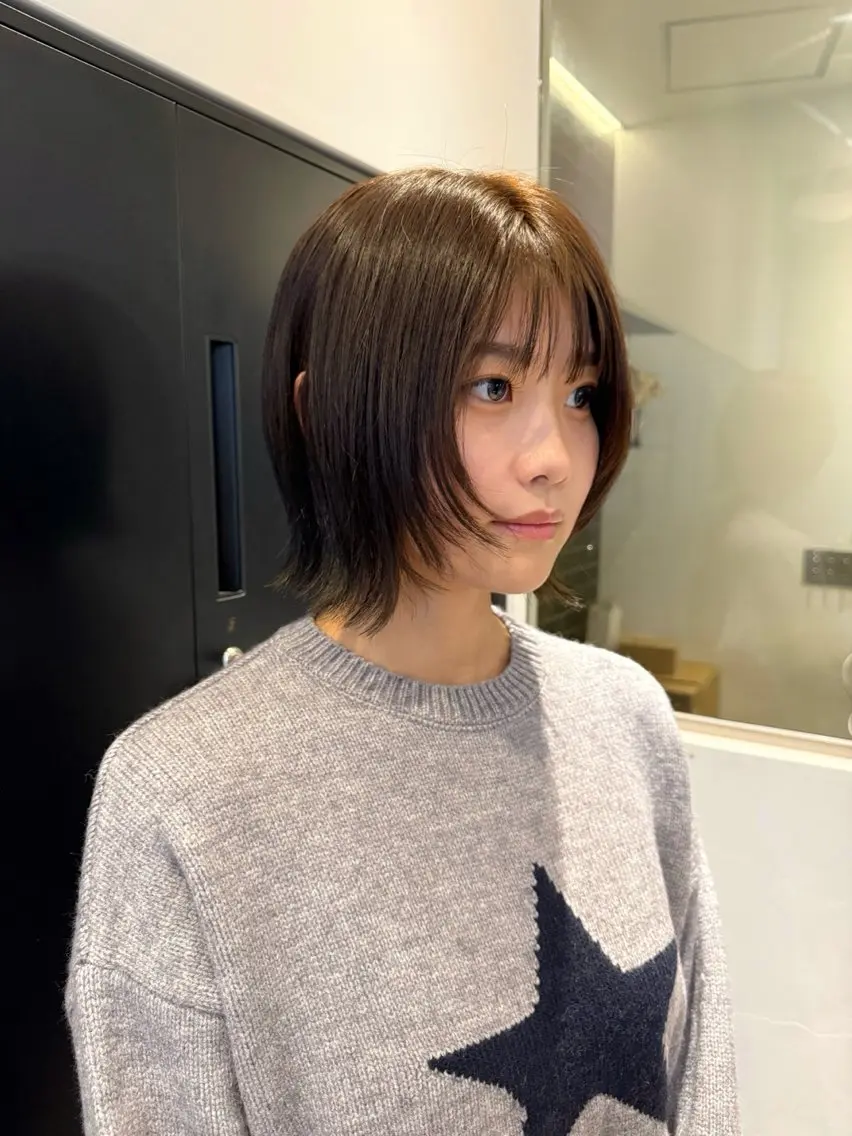 ミディアム 顔まわりレイヤー レイヤーカット 須藤 優真 切りっぱなしボブのヘアスタイル