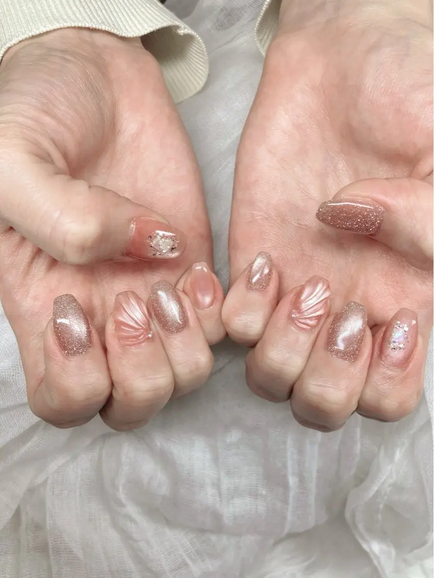 ネイル キラキラネイル マグネットネイル オフィスネイル ピンク 夏ネイル cheminee kaoriのネイルデザイン