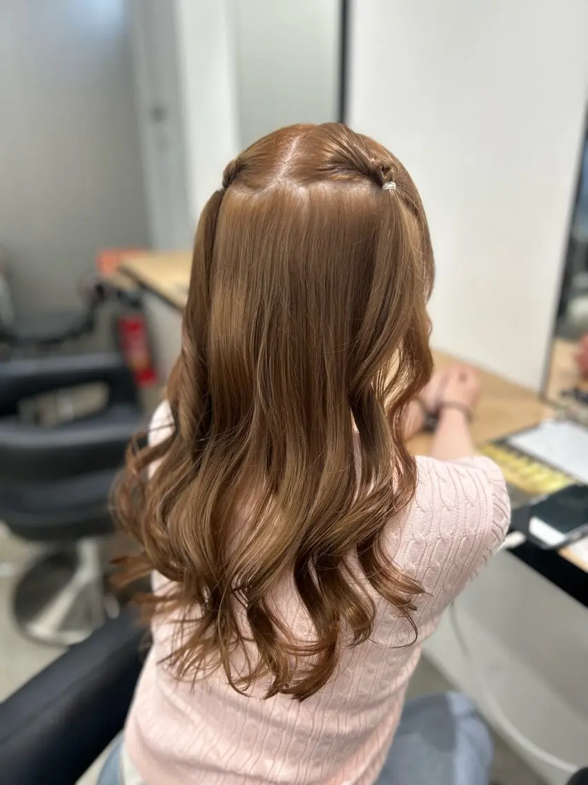 ロング カラー カット ヘアカラー トリートメント ヘアセット YUKA🤍ベージュ /ミルクティーのヘアスタイル