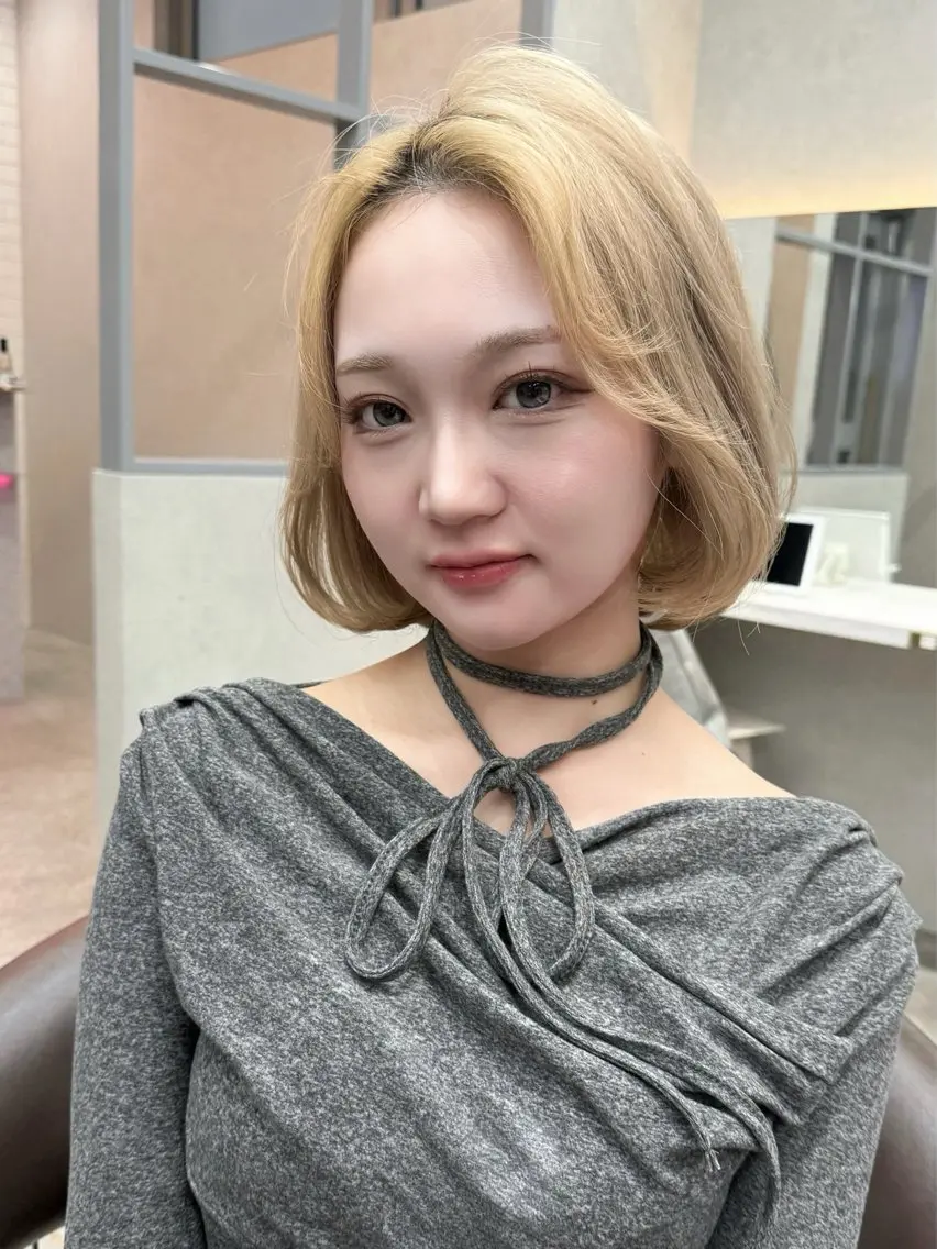 ミディアム karin ボブハイトーンのヘアスタイル