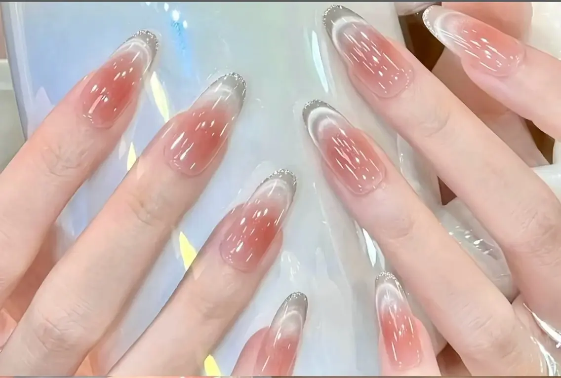 ネイル オーロラネイル チークネイル 長さ出し フレンチネイル ジェルネイル Yumi nail luckyのネイルデザイン