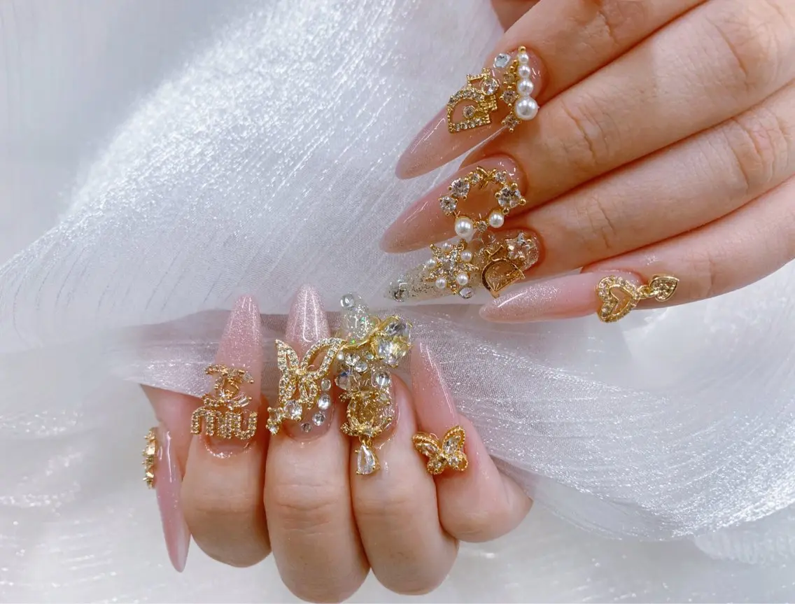 ネイル 長さ出し スカルプネイル ハンドネイル ✨Nailsalon Vi+✨のネイルデザイン