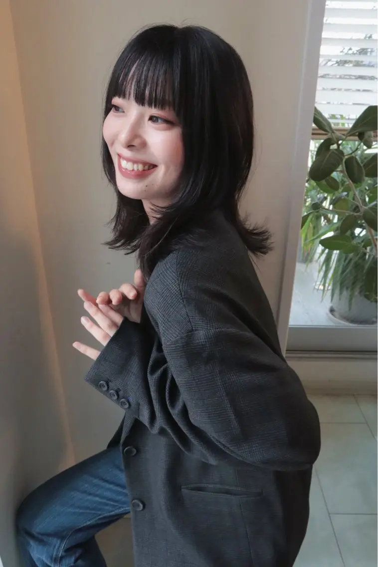 ミディアム 顔周りカット レイヤーカット カット ヘアカラー yura /レイヤーカットのヘアスタイル