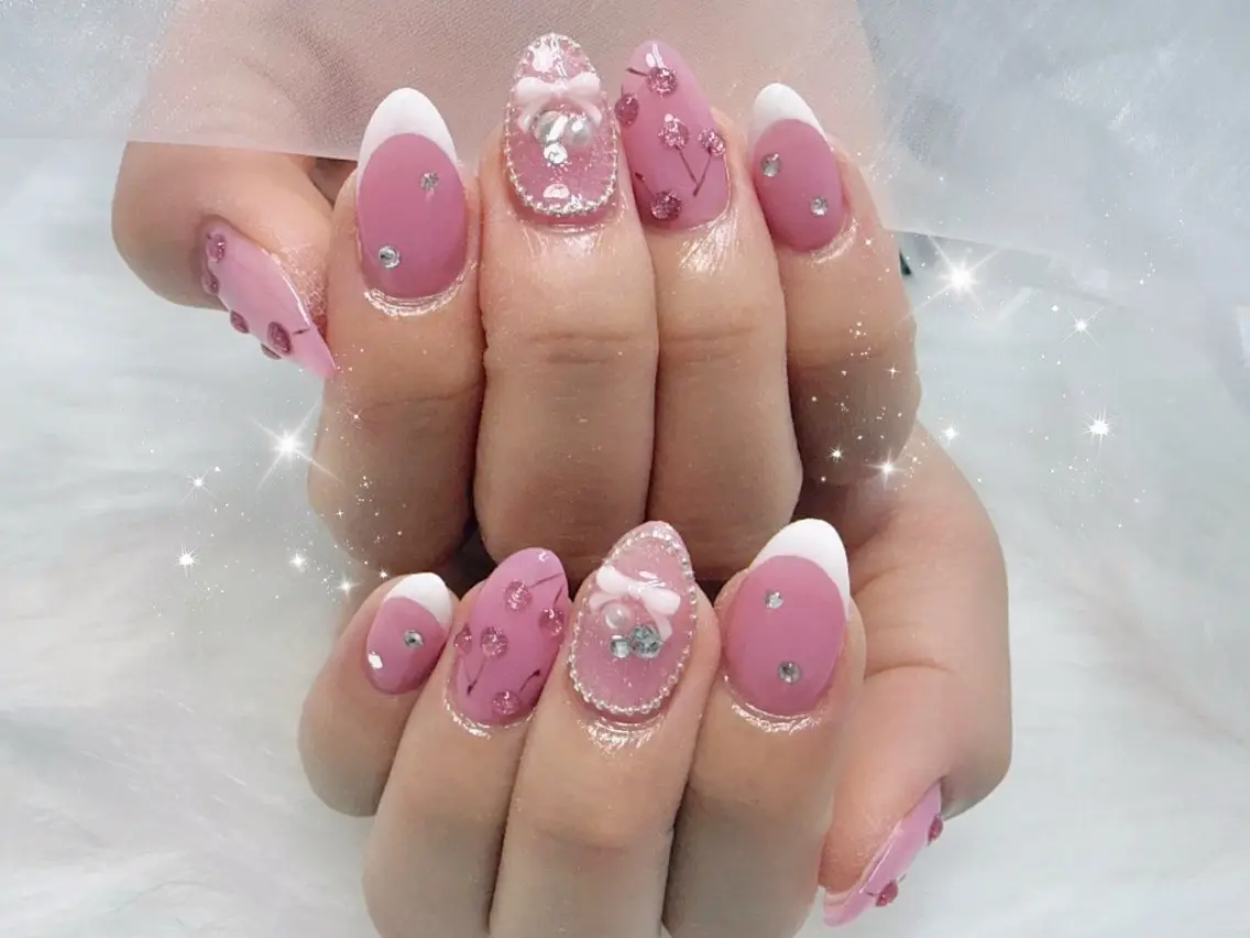 ミディアム ハンドネイル Lili Nail Studio西荻窪店のネイルデザイン