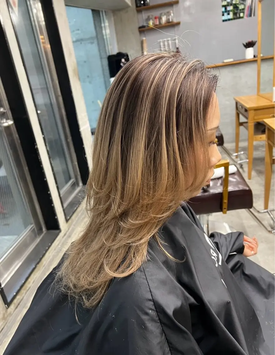 セミロング カラー バレイヤージュ ベージュカラー ホワイトベージュ レイヤーカット ヘアカラー トリートメント 指名数No.1 /NAOYAのヘアスタイル