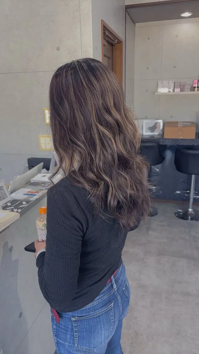 セミロング ボブ くびれヘア くせ毛 髪質改善 切りっぱなしロブ カット ヘアカラー REVE 美容室のヘアスタイル