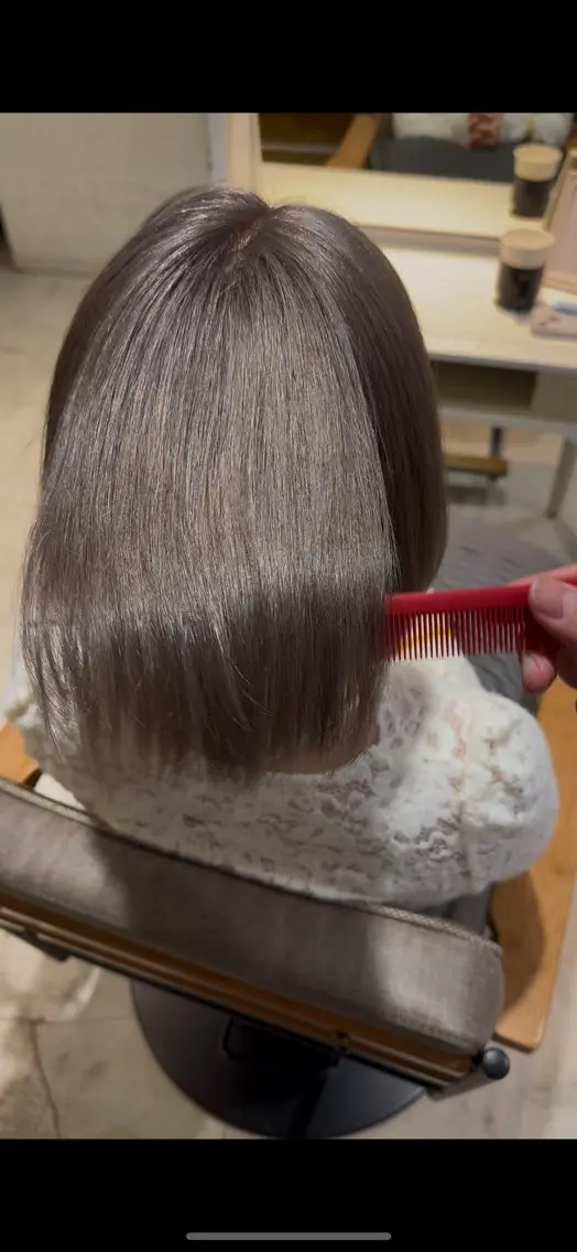 ショート カラー グレージュ ヘアカラー トリートメント ヘッドスパ 透明感カラー 大浦偉央のヘアスタイル