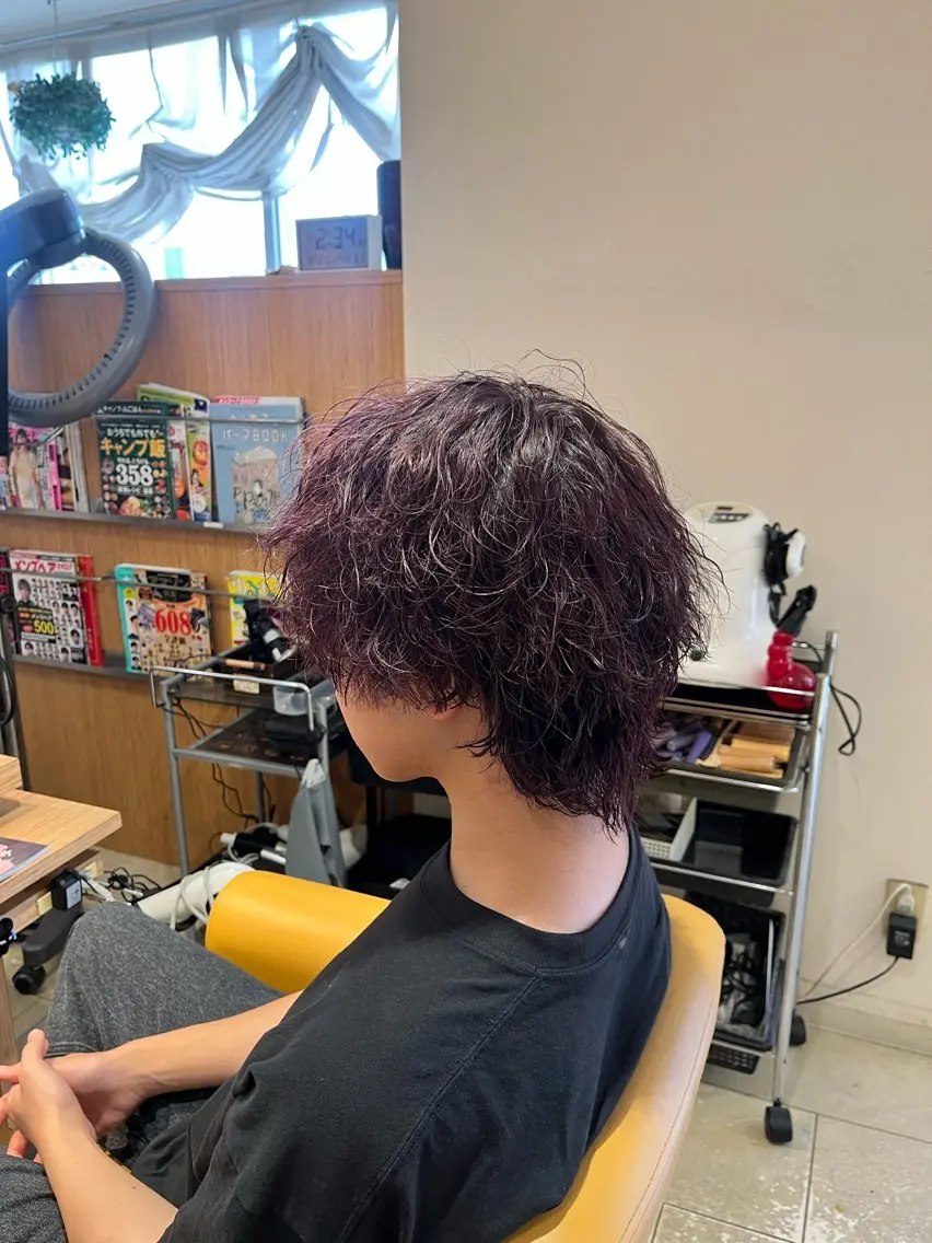 カラー パーマ メンズ メンズパーマ カット ヘアカラー パーマ 颯/波巻き/ウルフ /サーフカールのヘアスタイル