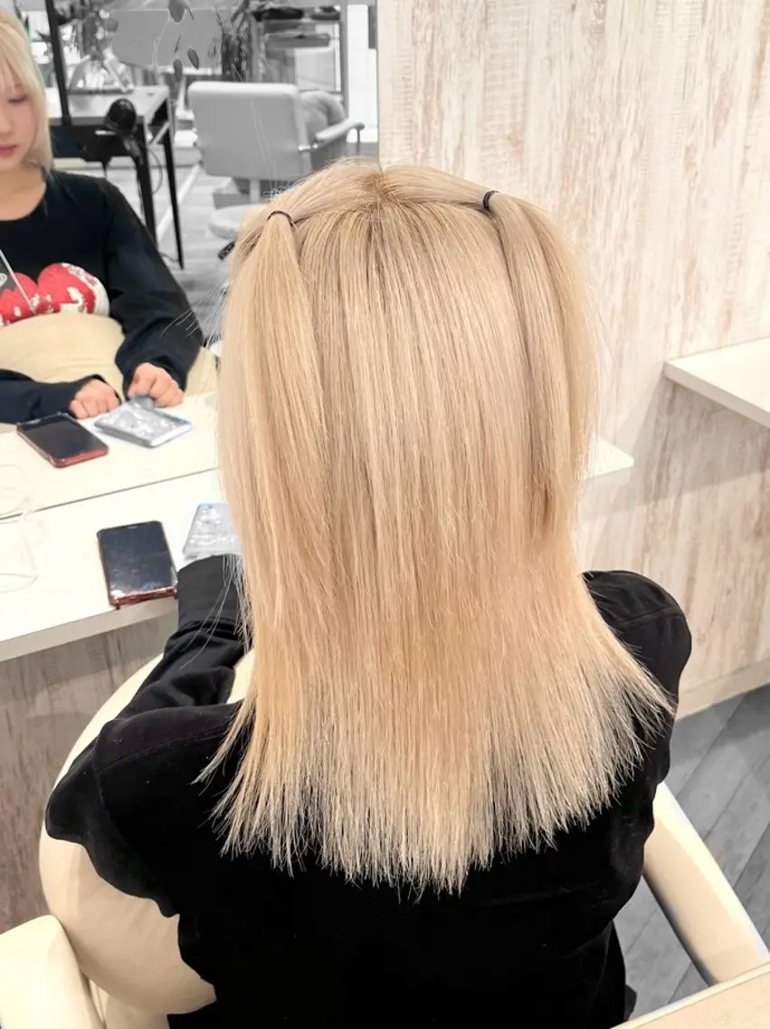 セミロング カラー ブリーチ ブロンド 🤎HAZUKI🤎 ハイトーン✨のヘアスタイル