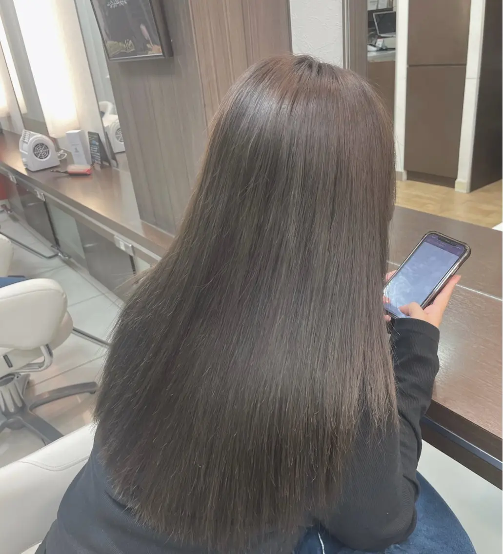 ロング カラー 透明感カラー グレージュ オリーブグレージュ オリーブグレー アベ ミオのヘアスタイル