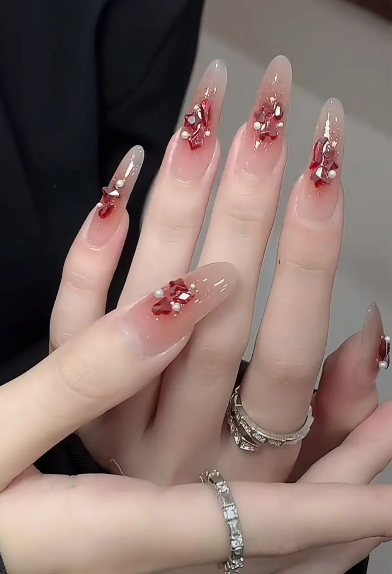 ネイル フットネイル フレンチネイル グラデーション ハート 韓国ネイル ハンドネイル Lynn_ Nailのネイルデザイン