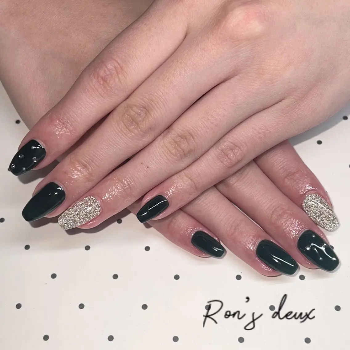 ネイル ストーンネイル Ron's nail 笹岡のネイルデザイン