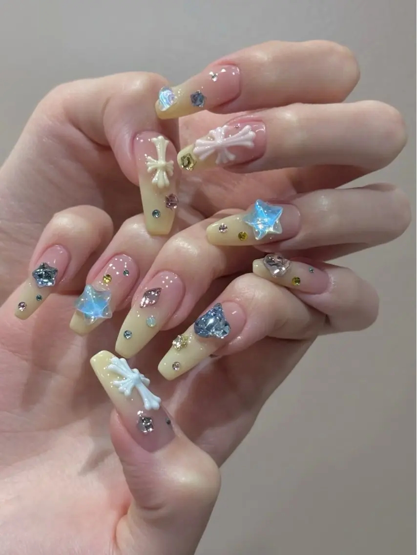 ネイル フレンチネイル ジェルネイル 韓国ネイル マグネットネイル 持ち込み ハンドネイル Royal nail_Mimiのネイルデザイン